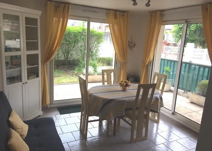 Apartment 3 Pieces Avec Terrasse, Parking Proche - Fr-1-712-86 *