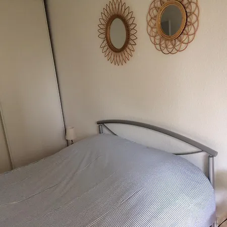 3 Pièces Avec Terrasse Et Parking Proche - Fr-1-712-86 Appartement