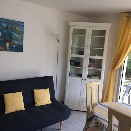 3 Pièces Avec Terrasse Et Parking Proche - Fr-1-712-86 Appartement *