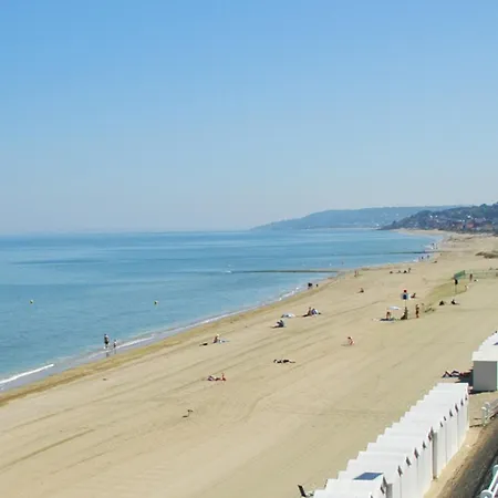 3 Pièces Avec Terrasse Et Parking Proche - Fr-1-712-86 * Villers-sur-Mer