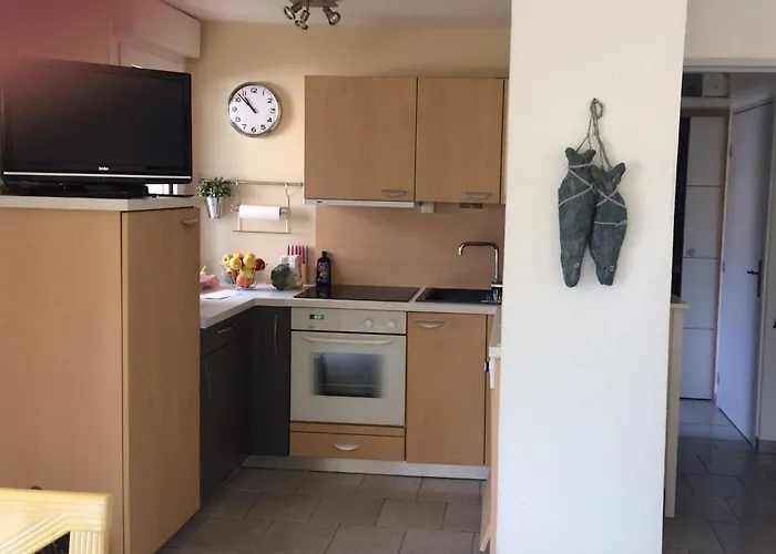 3 Pieces Avec Terrasse, Parking Proche - Fr-1-712-86 Lejlighed