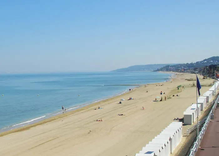 3 Pieces Avec Terrasse, Parking Proche - Fr-1-712-86 * Villers-sur-Mer