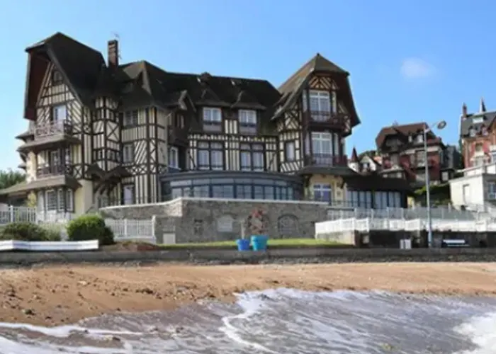 3 Pieces Avec Terrasse, Parking Proche - Fr-1-712-86 * Villers-sur-Mer